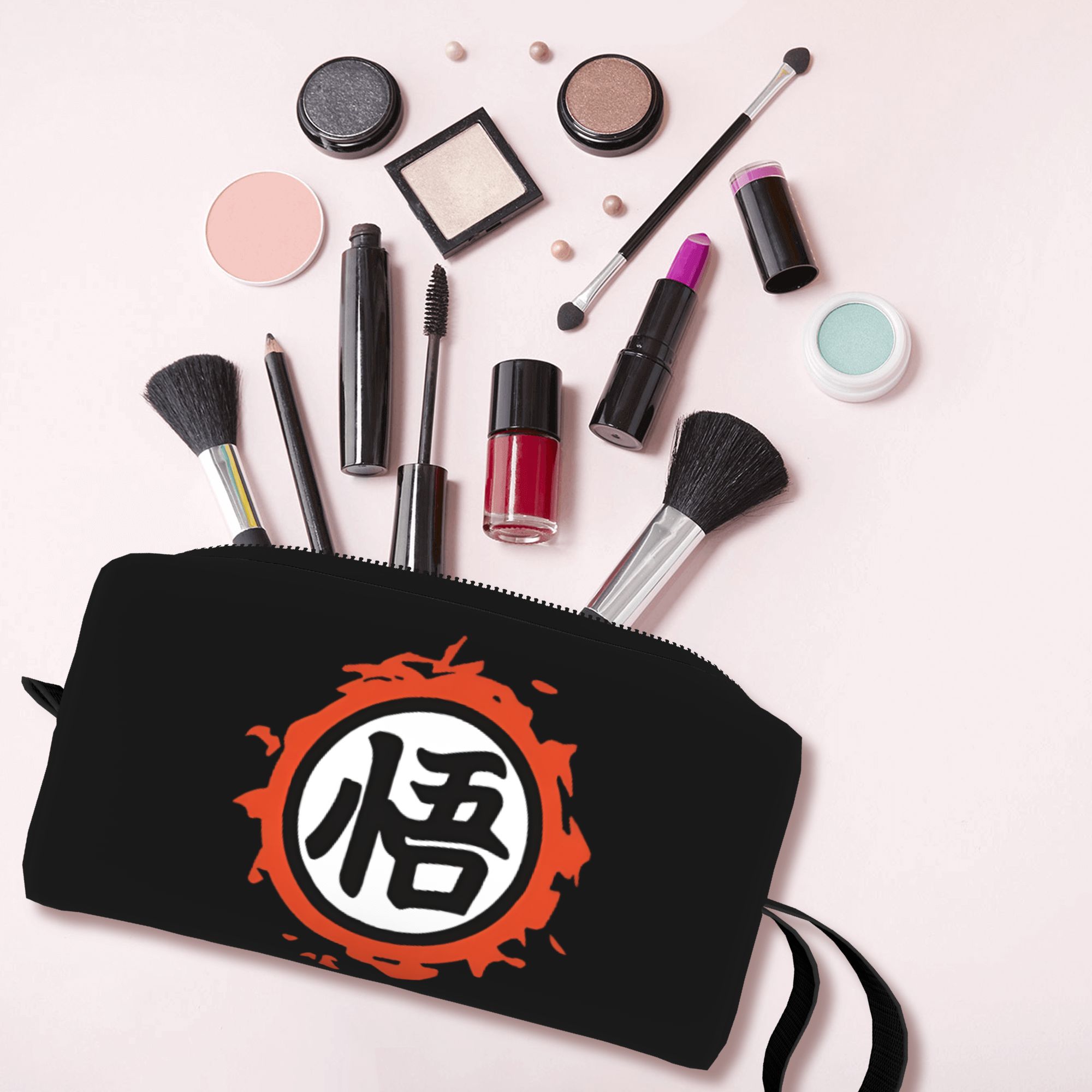 حقيبة أدوات الزينة للسفر من كا - مراجعة Beauty Makeup Kit وسعره