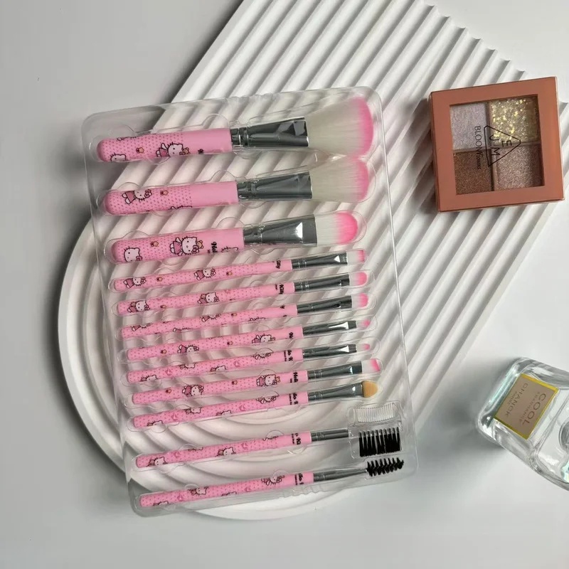 مجموعة فرش مكياج هيلو كيتي الم - مراجعة Beauty Makeup Kit وسعره
