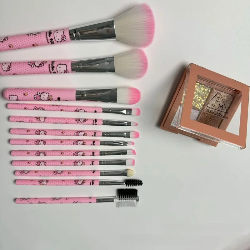 مجموعة فرش مكياج هيلو كيتي الم - مراجعة Beauty Makeup Kit وسعره